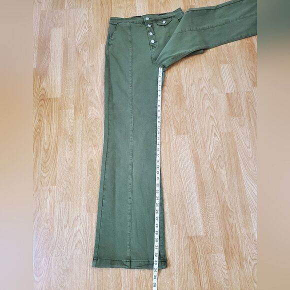 Blank NYC | 'The Delancey' Wide Leg Flared Jeans - [size 30x34 in Green] - Picture 11 of 15